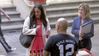 شاهد .. بالصورة - إليكم سعر الحقيبة المفضلة لدوقة ساسكس ميغان ماركل