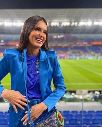 شاهد .. الظهور الأول لحبيبة نيمار الجديدة في مونديال قطر..جمالها حديث الجمهور! - بالصور