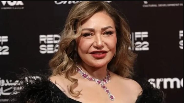 حلاوة ليلي علوي في الستينات من عمرها هتبهرك – شاهد