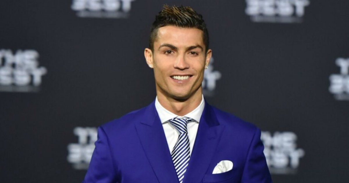 شاهد .. صورة تظهر تحوّل كريستيانو رونالدو إلى إمرأة .. هكذا بدا بالشعر الطويل والمكياج