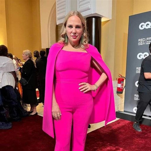 شيرين رضا تظهر ببطن منتفخة : حامل ولاكرنب