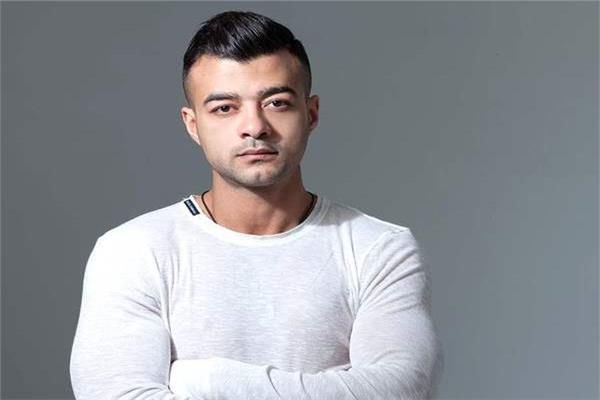 هيثم شاكر بيطبخ و يغسل ويغني ويمثل