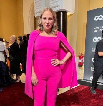 شاهد .. بالصور - إليكم سبب ظهور شيرين رضا ببطن منتفخ