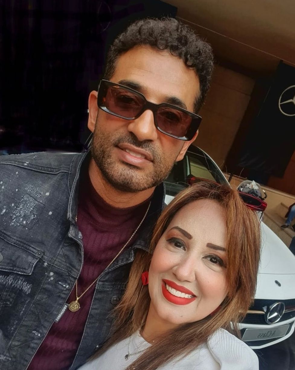 عمرو سعد اشتري لزوجته عربية مرسيدس – شاهد