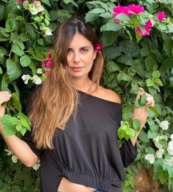 شاهد .. كليمانس أشقر .. كيف أصبحت ملكة جمال لبنان 1998 بعد سنوات على انتخابها؟ - بالصور