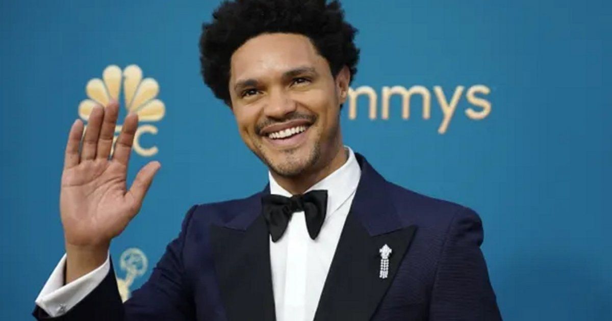 شاهد .. بعد سبع سنوات.. تريفور نواه يودع The Daily Show