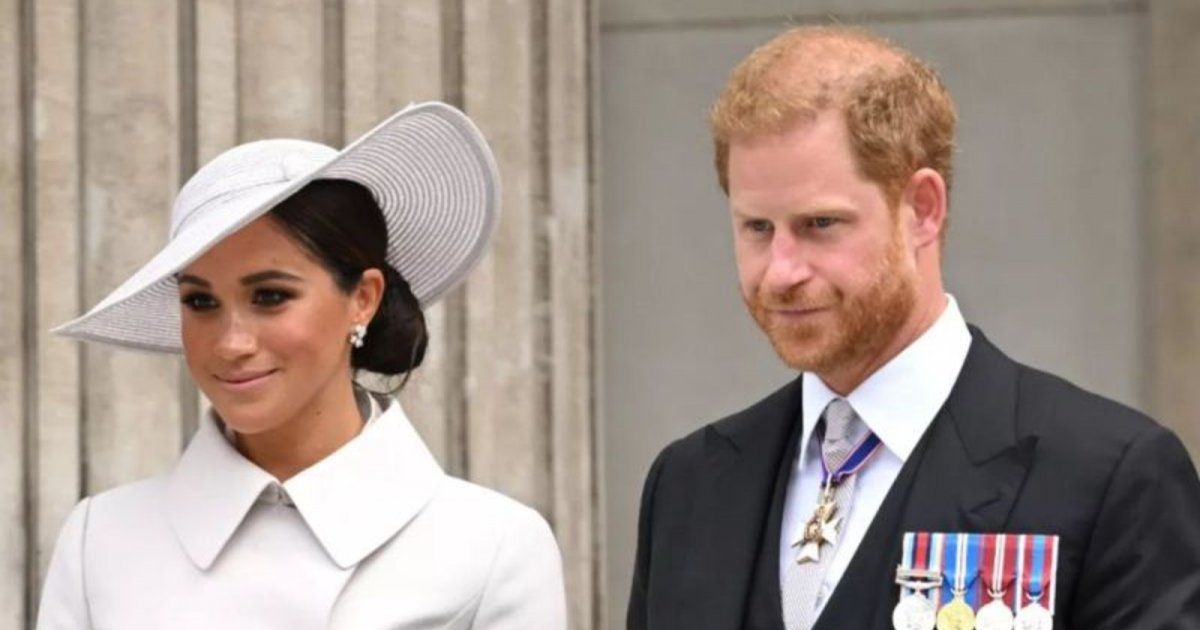 شاهد .. الأمير هاري وميغان ماركل يضحكان على رقصتهما الأولى في المقطع الترويجي لوثائقي Harry & Meghan