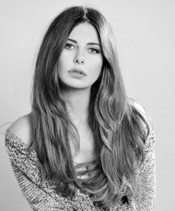 شاهد .. كليمانس أشقر .. كيف أصبحت ملكة جمال لبنان 1998 بعد سنوات على انتخابها؟ - بالصور