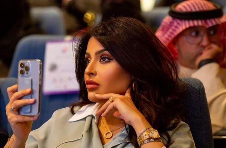 اتفرج – مشهورة سناب شات السعودية «بدور البراهيم» تثير حالة من الجدل بعد نشرها هذا الفيديو