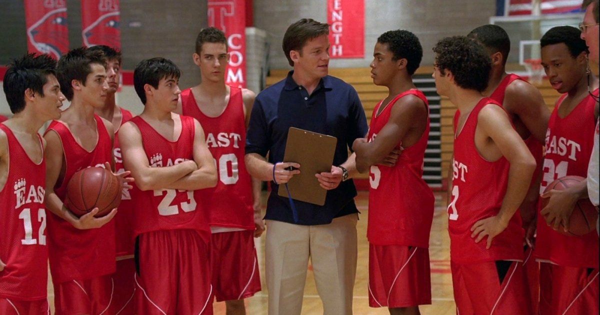 شاهد .. بطل "High School Musical" يوجه رسالة للمغرب