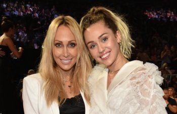 شاهد .. بالصور- مايلي سايرس تفقد رونقها بعد أن بلغت ثلاثين من العمر