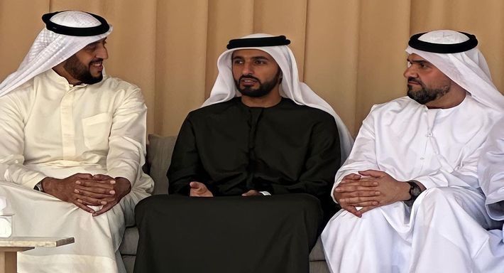 حسين الجسمي لقي الطبطبة بعد 43 سنة : مبروك ياعريس