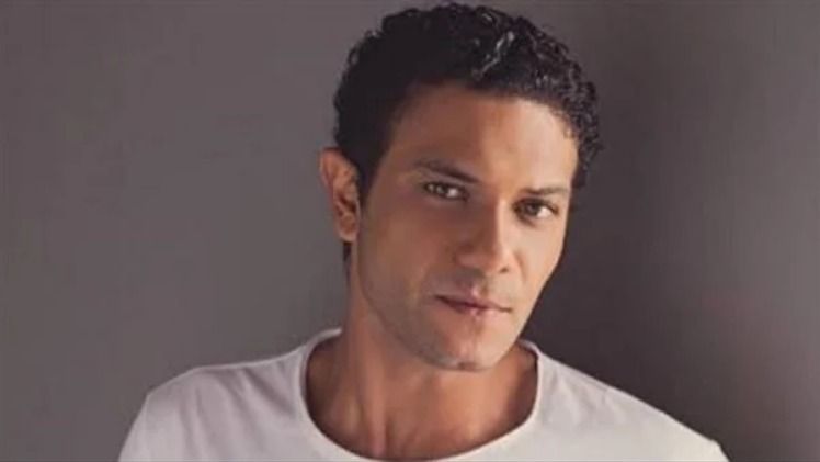 إصابة أسر ياسين بكسر في دراعه أثناء التصوير – صورة