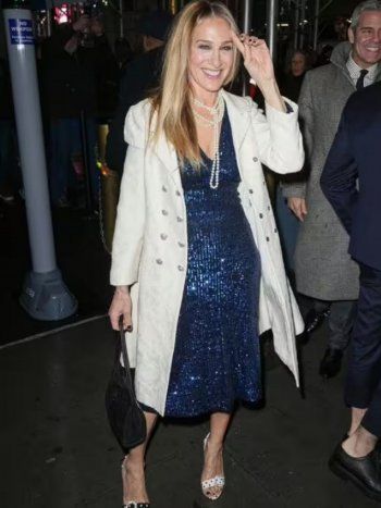 شاهد .. بالصورة - سارة جيسيكا باركر تتألق خلال ليلة عائلية نادرة في نيويورك