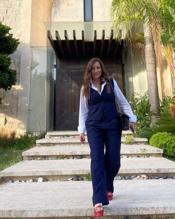 شاهد .. جولة في فيلا كارين رزق الله والديكور سيذهلكم في فترة الأعياد - بالصور