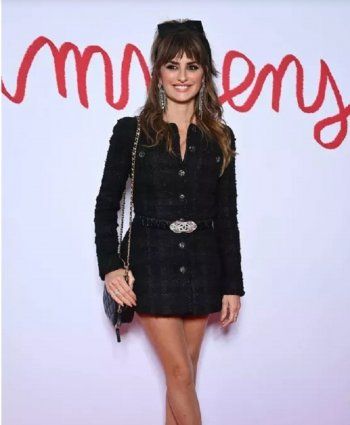 شاهد .. بالصورة - بينيلوبي كروز تتألق خلال العرض الأول لفيلمها L'Immensita في باريس