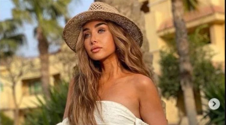 الفستان إتزحلق خالص .. هنا الزاهد خرجت من الإكتئاب ومن هدومها كمان