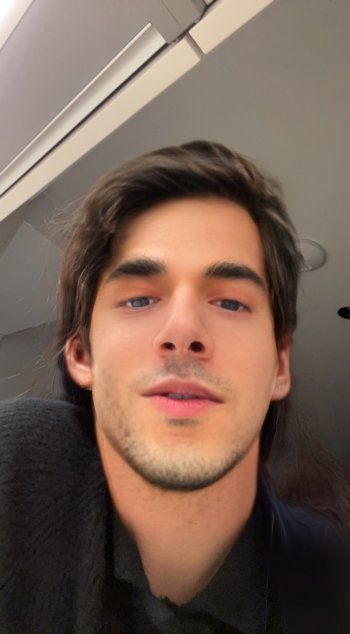 شاهد .. بعد طلاقه من زوجه.. بدر خلف يستعيد رجوليته وأول إطلالة رسمية له كـ رجل !