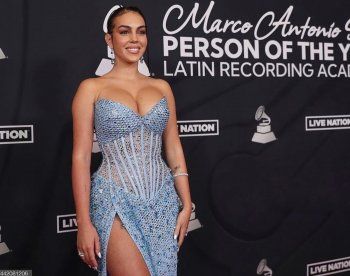 شاهد .. 3 أجرأ إطلالات لـ جورجينا رودريغز لعام 2022 تصدرت الترند!