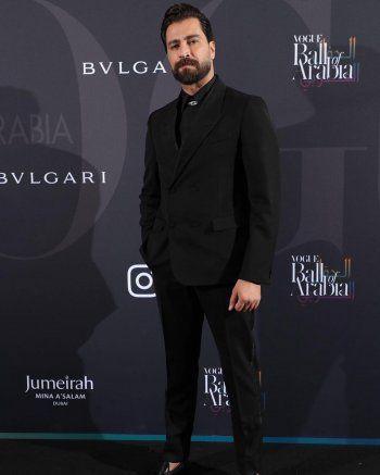 شاهد .. بالصور - معتصم النهار يتألق باللون الأسود ويختار فيدي بإطلالته الأخيرة