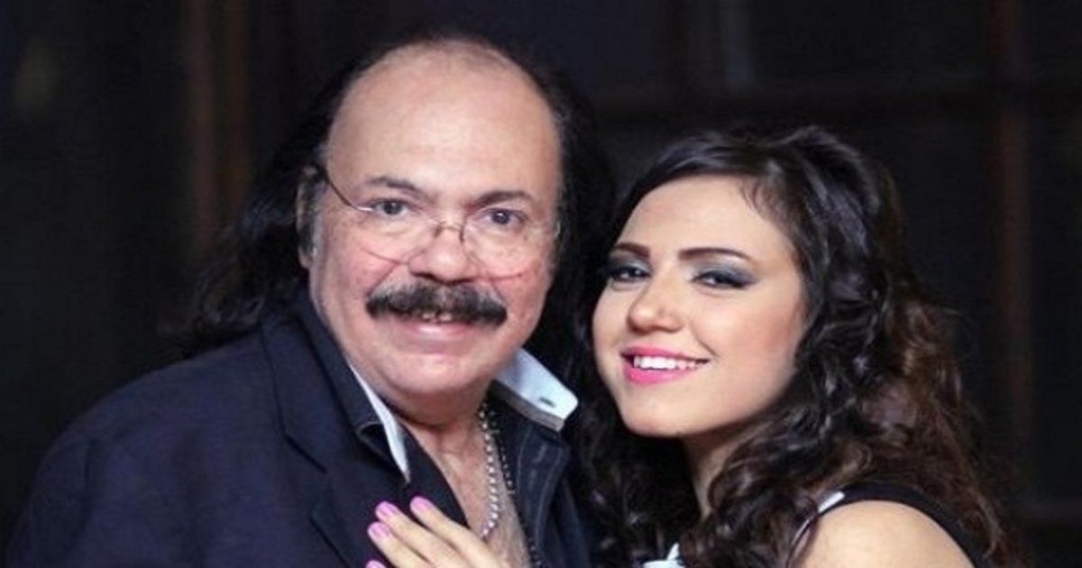 شاهد .. بصورة مؤثرة- إيمي طلعت زكريا تحتفل بميلاد والدها الراحل طلعت زكريا