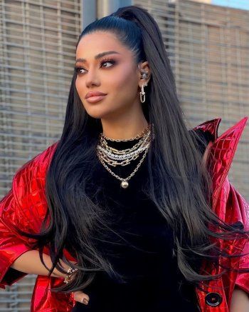 شاهد .. شاهدوا إطلالة رحمة رياض في حفل ختام كأس العالم.. هكذا بدت باللون الأحمر