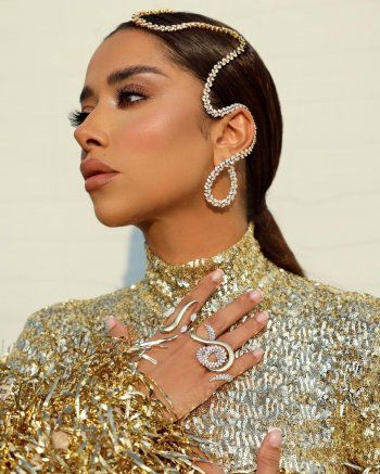 شاهد .. بلقيس تخطف الأنظار بإطلالة ذهبية في نهائي كأس العالم- بالصور والفيديو