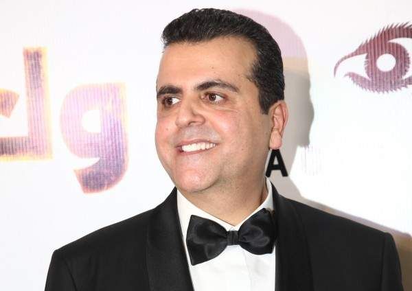 شاهد .. بالفيديو - ممثلو مسلسل للموت 3 يحتفلون بعيد ميلاد جمال سنان في موقع التصوير