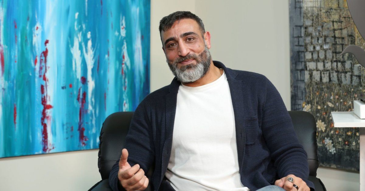 شاهد .. خاص بالفيديو - عبدو شاهين: تخليت عن طائفتي على أوراقي الرسمية.. تعلمت الكثير من منى واصف ونادين نسيب نجيم الأكثر عفوية