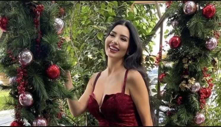 بالصور .. لاميتا فرنجية فصلت فستان مخصوص للكريسماس