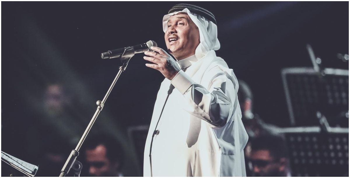 بالفيديو – محمد عبده يغادر المستشفى