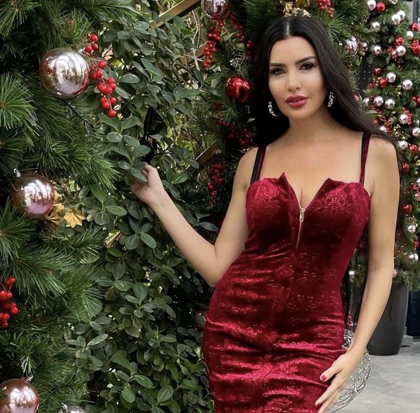 بالصور .. لاميتا فرنجية فصلت فستان مخصوص للكريسماس