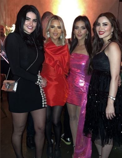 طارق العريان ونيكول سعفان يحتفلان بالكريسماس – شاهد