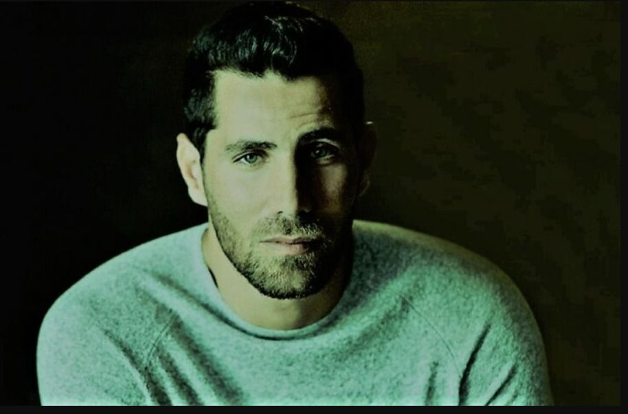 سواق أوبر شغل أغنية لعزيز مرقة وإتفاجيء إنو راكب معاه – فيديو