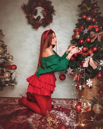 الكريسماس عند هيفاء : فستان قصير و مفتوح – شاهد