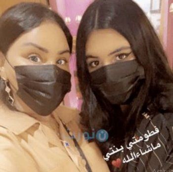 شاهد .. أحلام برفقة إبنتها فاطمة.. وجمال الفتاة خطف أنظار الكثيرين