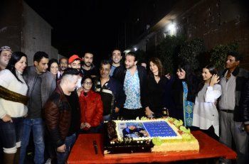 شاهد .. هكذا احتفلت سهير رمزي وأسرة مسلسل "أم البنات" بانطلاق التصوير-بالصور