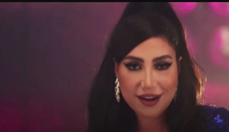 بوسي بتقولك تعالي ارقص معايا وادلع