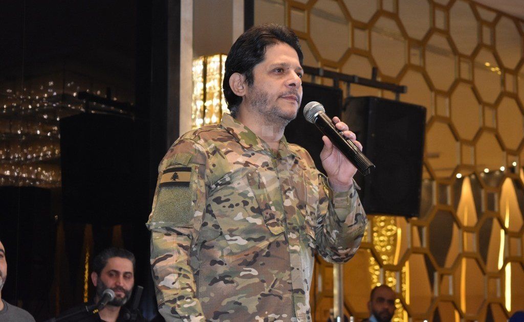 شاهد .. معين شريف يحيي حفل تكريمي لأطفال شهداء الجيش اللبناني