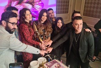 شاهد .. بالصورة - مي سليم تحتفل بإطلاق أغنيتها "إحنا كبنات"