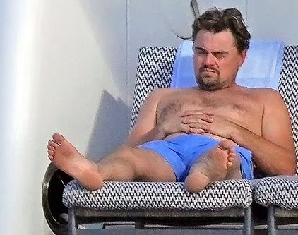 الخلبوص ليوناردو دي كابريو بيحب واحدة قد ولاده