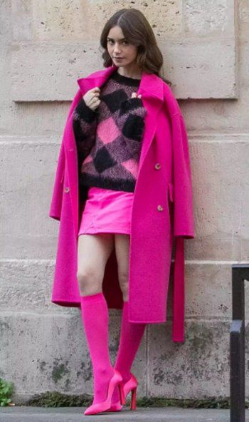 شاهد .. مع بداية جزء الثالث من "Emily in Paris" إليكم أجمل إطلالات ليلي كولينز