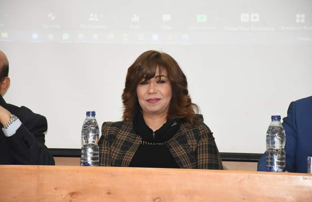 اتحاد الكتاب يناقش الدور الثقافي للعمل الأهلي 