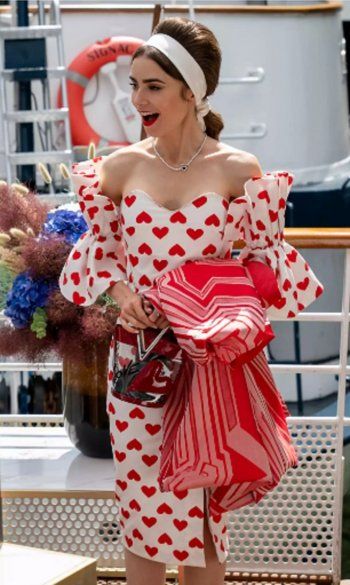 شاهد .. مع بداية جزء الثالث من "Emily in Paris" إليكم أجمل إطلالات ليلي كولينز