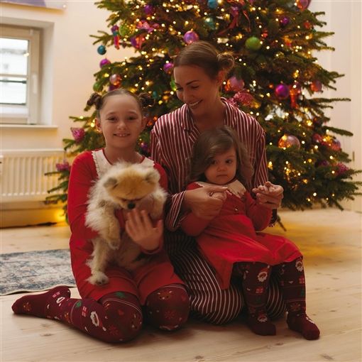 السلطانه هويام تحتفل بالكريسماس مع اولادها – شاهد