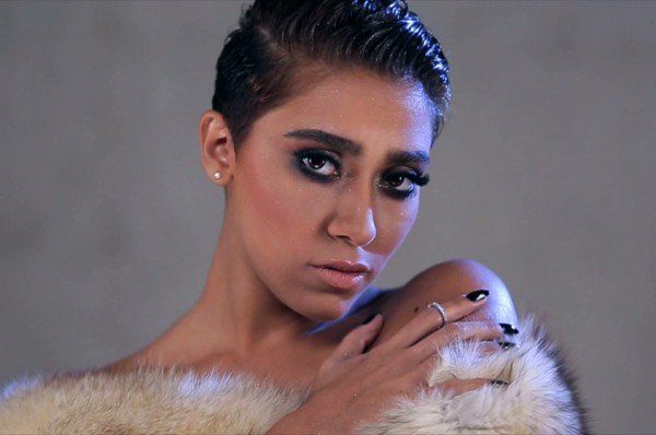 شاهد .. زيزي عادل بتصريحات صادمة حول ستار أكاديمي.. "كان في كاميرات حتى في الحمام"