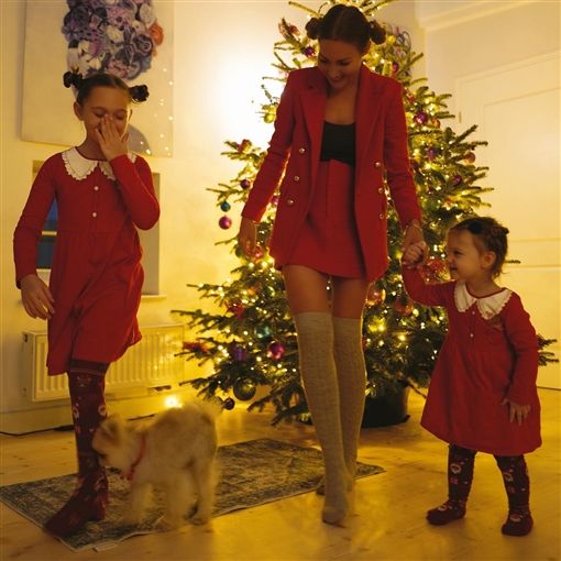 السلطانه هويام تحتفل بالكريسماس مع اولادها – شاهد