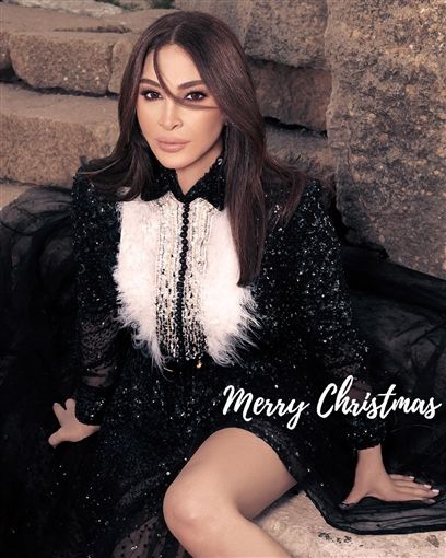 إليسا تحتفل براس السنه بفستان مفتوح – شاهد