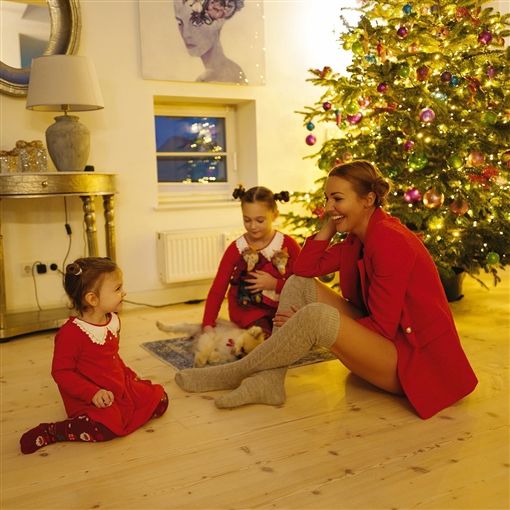 السلطانه هويام تحتفل بالكريسماس مع اولادها – شاهد