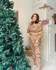 ببجامة النوم .. اتفرج نسرين طافش تقوم بفعل لا يخطر على البال في غرفتها